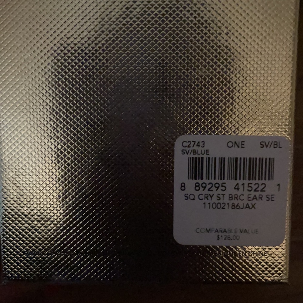 Brand new in box! Slider bracelet and earrings - Picture 4 of 5